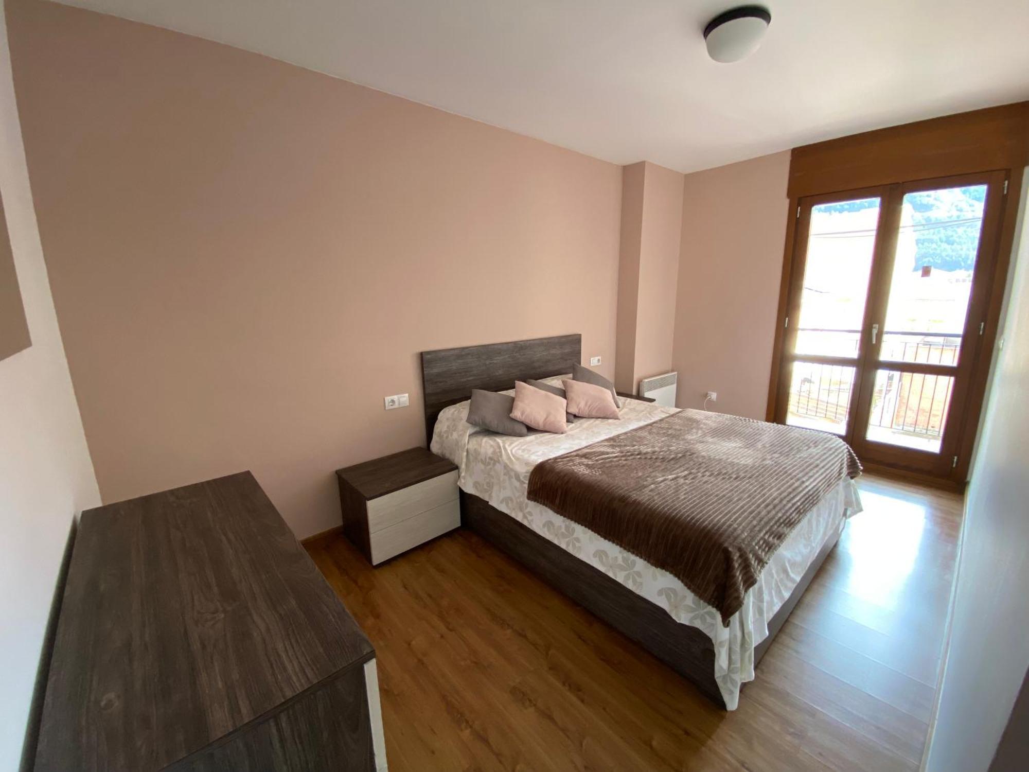 Apartamento Gold Cadi グアルディオラ・デ・ベルゲーダ エクステリア 写真