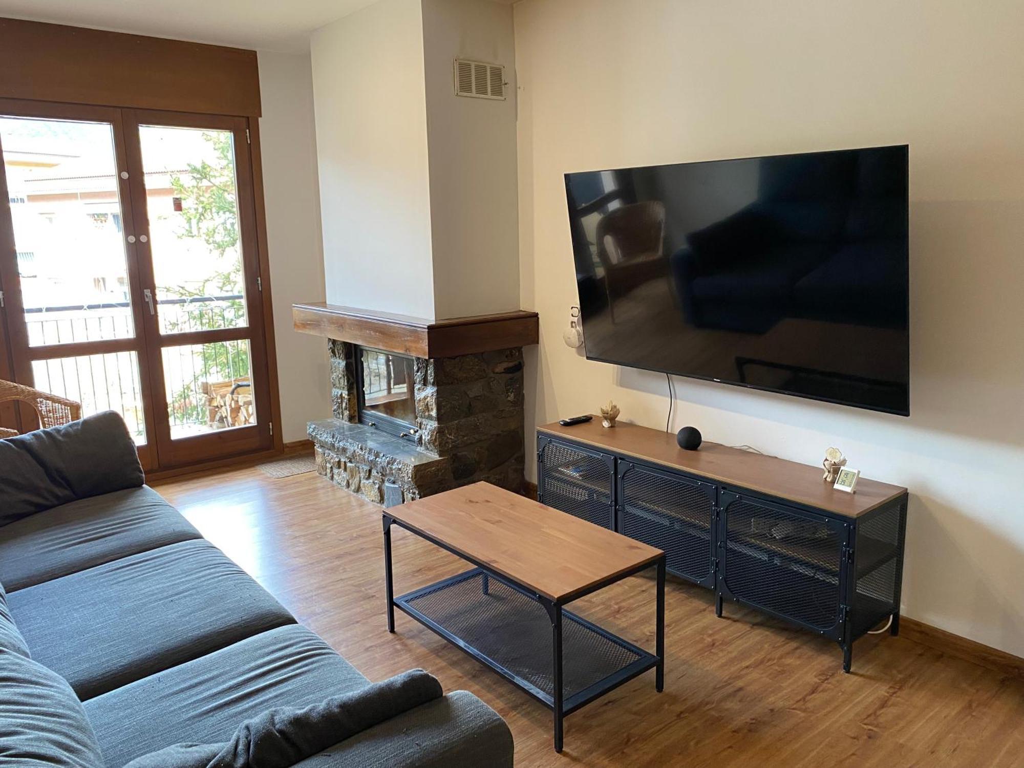 Apartamento Gold Cadi グアルディオラ・デ・ベルゲーダ エクステリア 写真